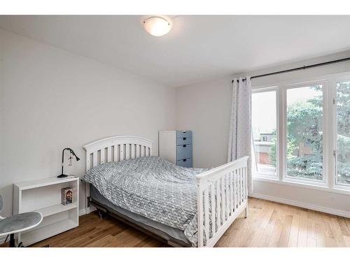 44 Dalbrook Bay Nw, Calgary, AB - Indoor Photo Showing Bedroom