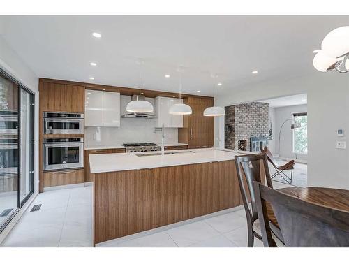 44 Dalbrook Bay Nw, Calgary, AB - Indoor Photo Showing Kitchen