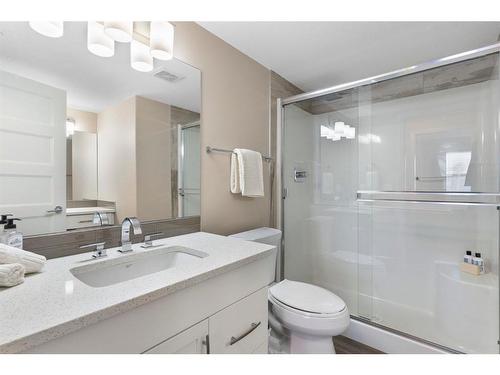 2111-10 Market Boulevard Se, Airdrie, AB - Indoor Photo Showing Bathroom