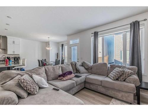 37 Cityspring Common Ne, Calgary, AB - Indoor Photo Showing Living Room