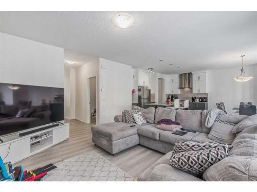 37 Cityspring Common Ne, Calgary, AB - Indoor Photo Showing Living Room