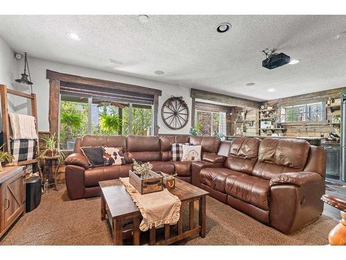 184 West Creek Landing, Chestermere, AB - Indoor Photo Showing Living Room