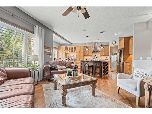 184 West Creek Landing, Chestermere, AB - Indoor Photo Showing Living Room