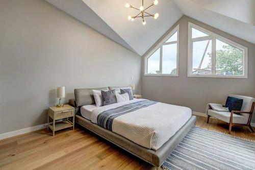 1-825 7Th Street North, Canmore, AB - Indoor Photo Showing Bedroom