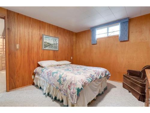 3412 Button Road Nw, Calgary, AB - Indoor Photo Showing Bedroom