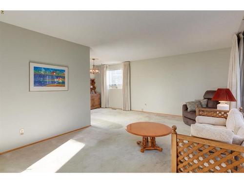 3412 Button Road Nw, Calgary, AB - Indoor