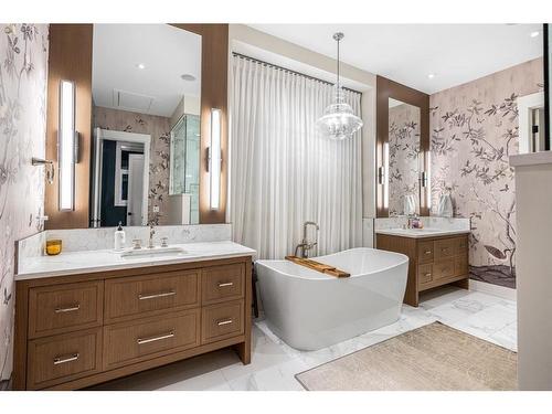 44 Spring Valley Lane Sw, Calgary, AB - Indoor Photo Showing Bathroom