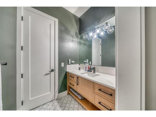 44 Spring Valley Lane Sw, Calgary, AB - Indoor Photo Showing Bathroom