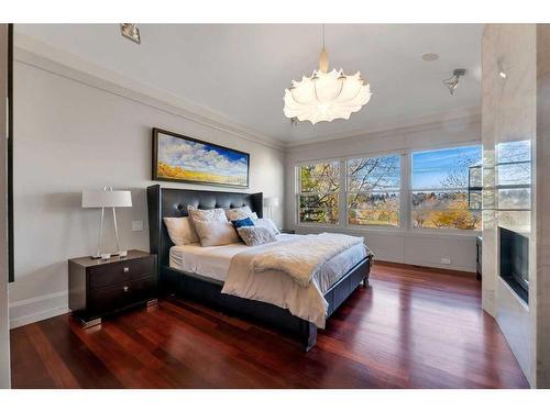 3209 5 Street Nw, Calgary, AB - Indoor Photo Showing Bedroom