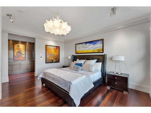 3209 5 Street Nw, Calgary, AB - Indoor Photo Showing Bedroom