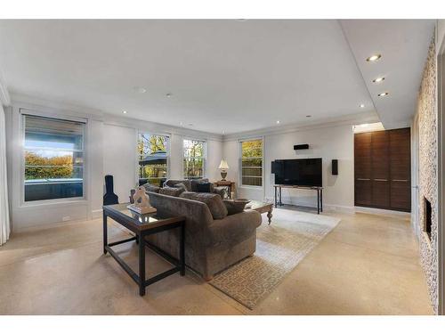 3209 5 Street Nw, Calgary, AB - Indoor Photo Showing Living Room