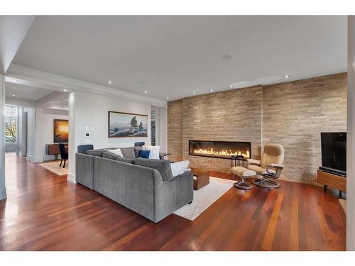 3209 5 Street Nw, Calgary, AB - Indoor Photo Showing Living Room With Fireplace