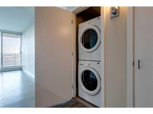 1707-510 6 Avenue Se, Calgary, AB - Indoor Photo Showing Laundry Room