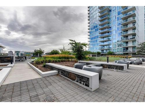 1707-510 6 Avenue Se, Calgary, AB - Outdoor With Balcony