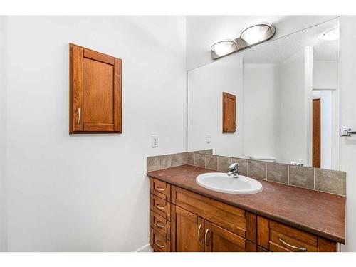 118-30 Discovery Ridge Close Sw, Calgary, AB - Indoor Photo Showing Bathroom