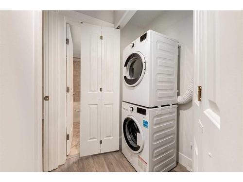 7-605 67 Avenue Sw, Calgary, AB - Indoor Photo Showing Laundry Room