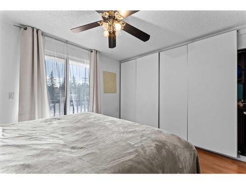 2-2804 17 Avenue Sw, Calgary, AB - Indoor Photo Showing Bedroom