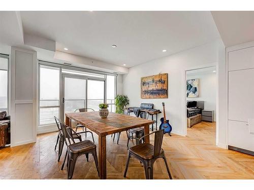 510-8505 Broadcast Avenue Sw, Calgary, AB - Indoor Photo Showing Dining Room