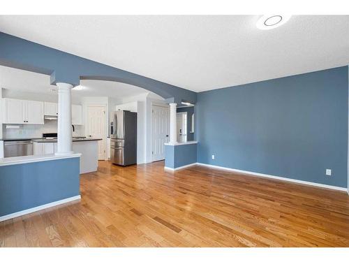 23 River Rock Place Se, Calgary, AB - Indoor Photo Showing Kitchen