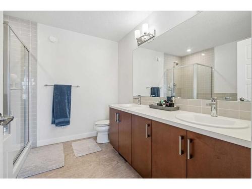 544 Belmont Heath Sw, Calgary, AB - Indoor Photo Showing Bathroom