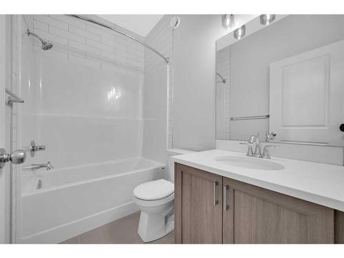 160 Setonstone Manor Se, Calgary, AB - Indoor Photo Showing Bathroom