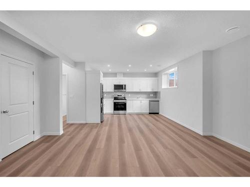 160 Setonstone Manor Se, Calgary, AB - Indoor Photo Showing Kitchen