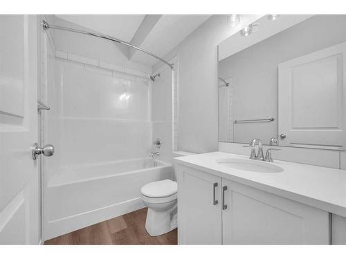 160 Setonstone Manor Se, Calgary, AB - Indoor Photo Showing Bathroom