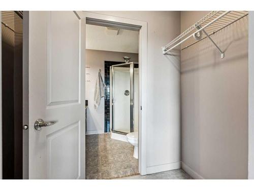 4504-5605 Henwood Street Sw, Calgary, AB - Indoor With Storage