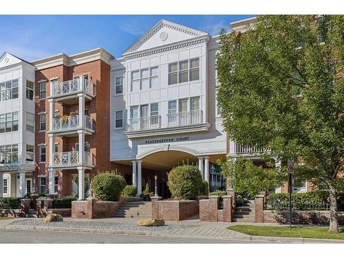 4504-5605 Henwood Street Sw, Calgary, AB - Outdoor With Balcony With Facade