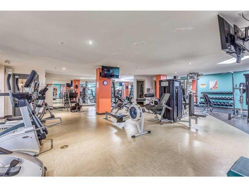 4504-5605 Henwood Street Sw, Calgary, AB - Indoor Photo Showing Gym Room