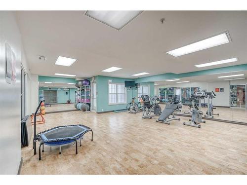 4504-5605 Henwood Street Sw, Calgary, AB - Indoor Photo Showing Gym Room