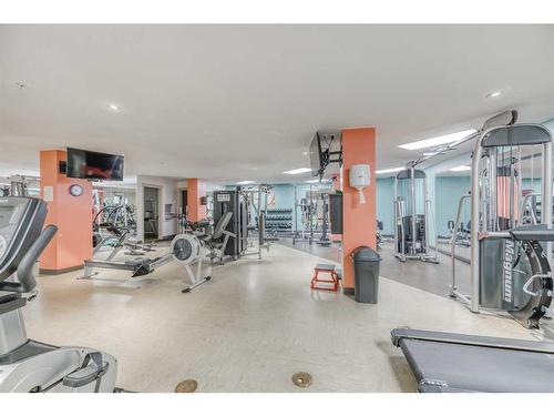 4504-5605 Henwood Street Sw, Calgary, AB - Indoor Photo Showing Gym Room