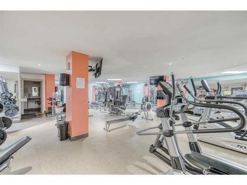 4504-5605 Henwood Street Sw, Calgary, AB - Indoor Photo Showing Gym Room