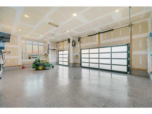 31 Windhorse Green, Rural Rocky View County, AB - Indoor Photo Showing Garage