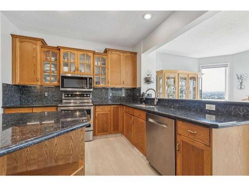 90 Panorama Hills View Nw, Calgary, AB - Indoor Photo Showing Kitchen