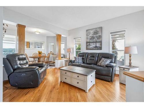 90 Panorama Hills View Nw, Calgary, AB - Indoor Photo Showing Living Room