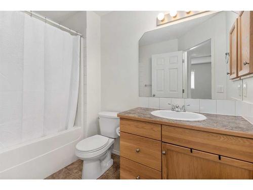 102-800 Yankee Valley Boulevard Se, Airdrie, AB - Indoor Photo Showing Bathroom