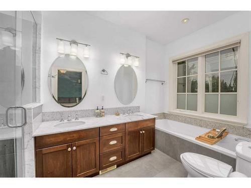 1506 33 Avenue Sw, Calgary, AB - Indoor Photo Showing Bathroom