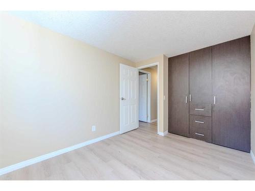 77-1155 Falconridgee Drive Ne, Calgary, AB - Indoor Photo Showing Other Room