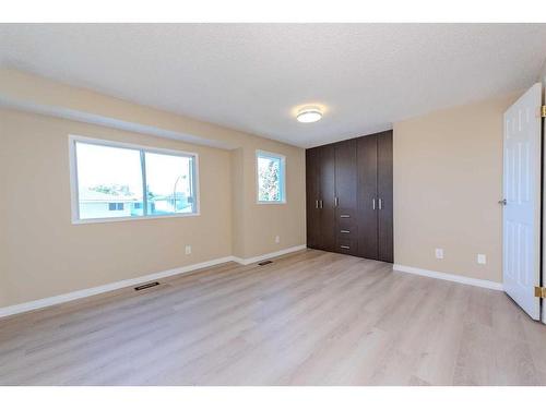 77-1155 Falconridge Drive Ne, Calgary, AB - Indoor Photo Showing Other Room