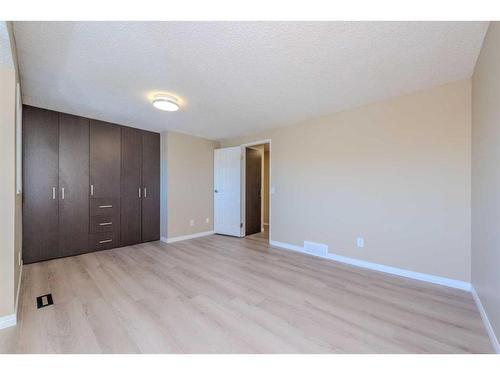 77-1155 Falconridgee Drive Ne, Calgary, AB - Indoor Photo Showing Other Room