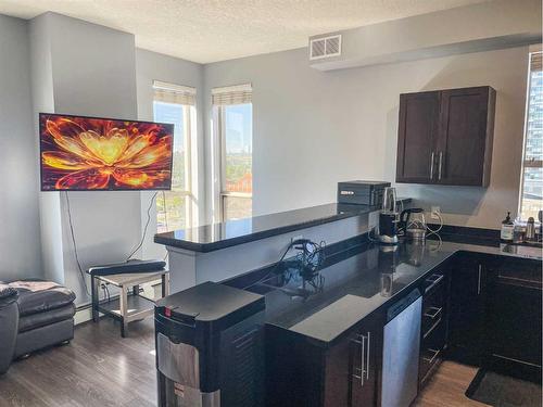 1001-1053 10 Street Sw, Calgary, AB - Indoor Photo Showing Kitchen With Double Sink