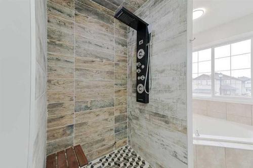 1715 Baywater View Sw, Airdrie, AB - Indoor Photo Showing Bathroom