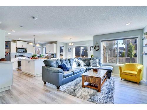 1715 Baywater View Sw, Airdrie, AB - Indoor Photo Showing Living Room