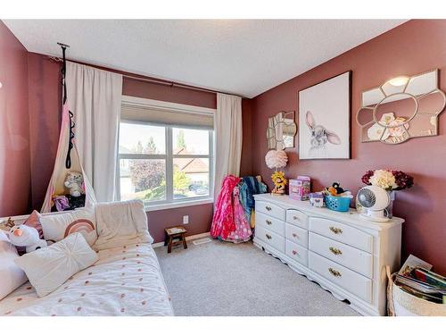 71 Copperfield Point Se, Calgary, AB - Indoor Photo Showing Bedroom