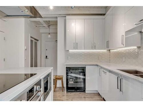 112-1117 1 Street Sw, Calgary, AB - Indoor Photo Showing Kitchen