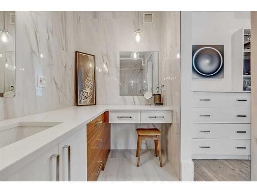 112-1117 1 Street Sw, Calgary, AB - Indoor Photo Showing Bathroom