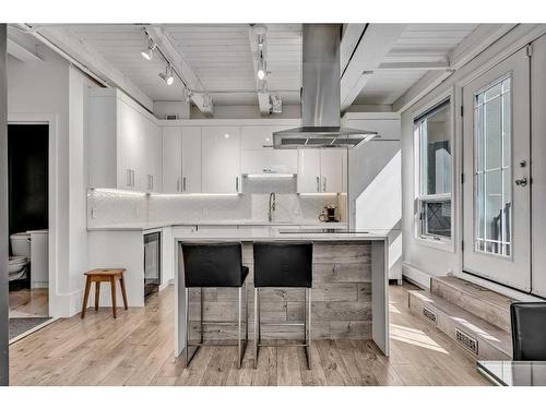 112-1117 1 Street Sw, Calgary, AB - Indoor Photo Showing Kitchen