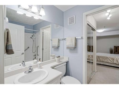 3141-1818 Simcoe Boulevard Sw, Calgary, AB - Indoor Photo Showing Bathroom