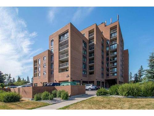 518-8604 48 Avenue Nw, Calgary, AB - Outdoor With Balcony With Facade